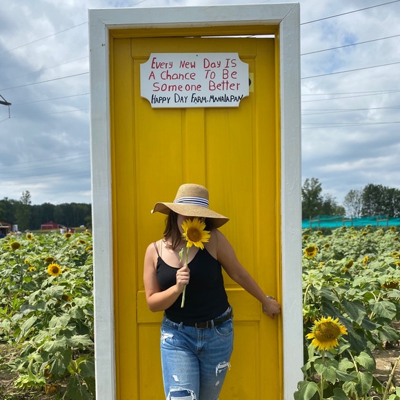 ✨Let’s Be Friends✨ - Picture 2 of 2